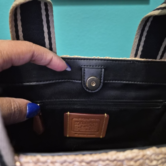 Coach Smith Tote 24 - Picture 6 of 7